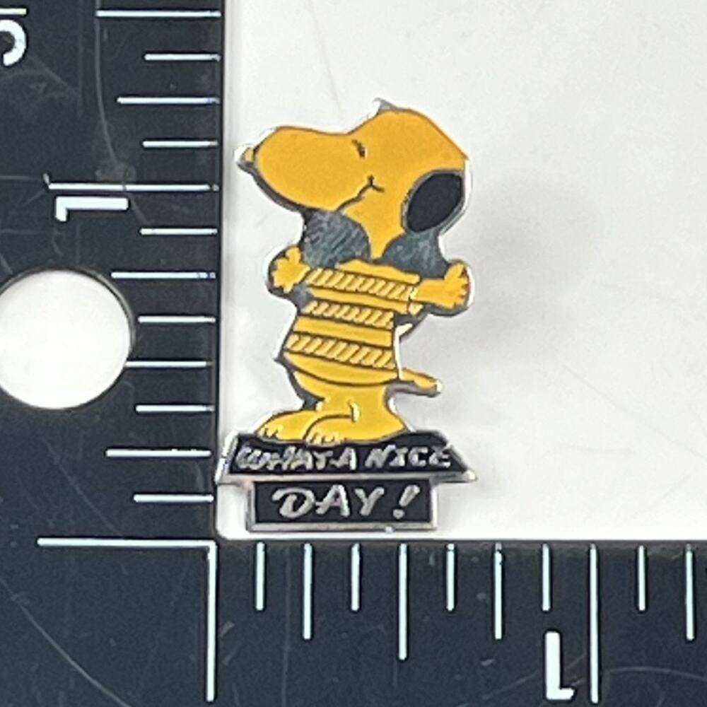 Vtg Snoopy What A Nice Day Enamel Lapel Pin Yellow Black Peanuts Japan